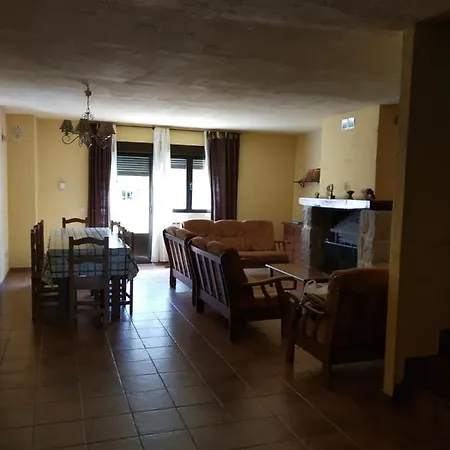 Viv. De Uso Turistico Fuente El Tejo - Casa Ana