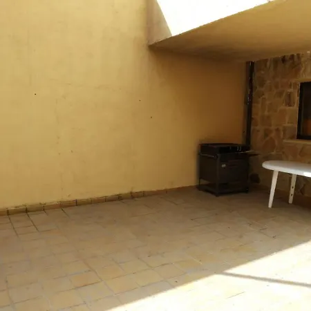 Viv. De Uso Turistico Fuente El Tejo - Casa Ana * Burgohondo