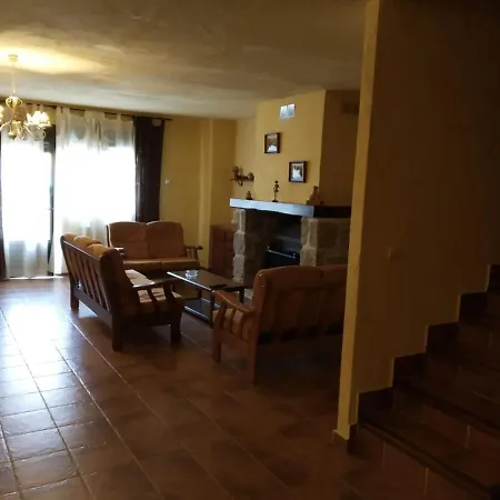 Viv. De Uso Turistico Fuente El Tejo - Casa Ana 부르고혼도